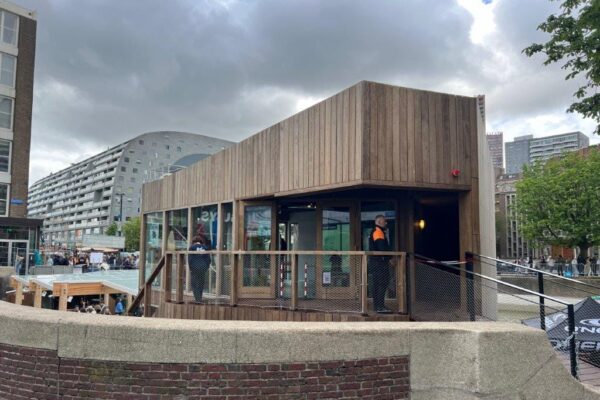 RF10, surfgebouw in Rotterdam